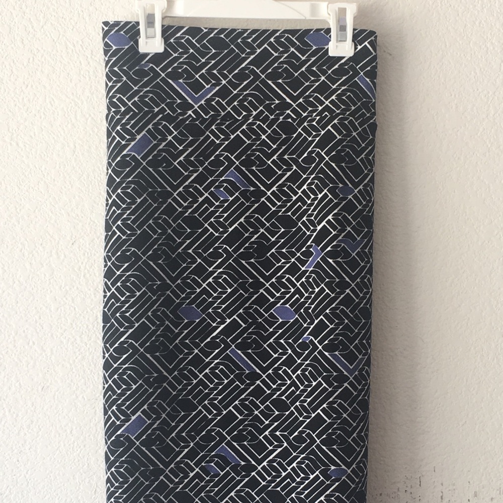 LuLaRoe Skirt Black, White & Blue Size 2XL
